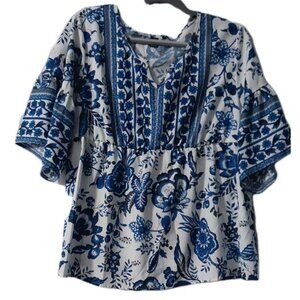 Lishly Curve Shirt Size 1XL White Blue Floral Short Sleeve